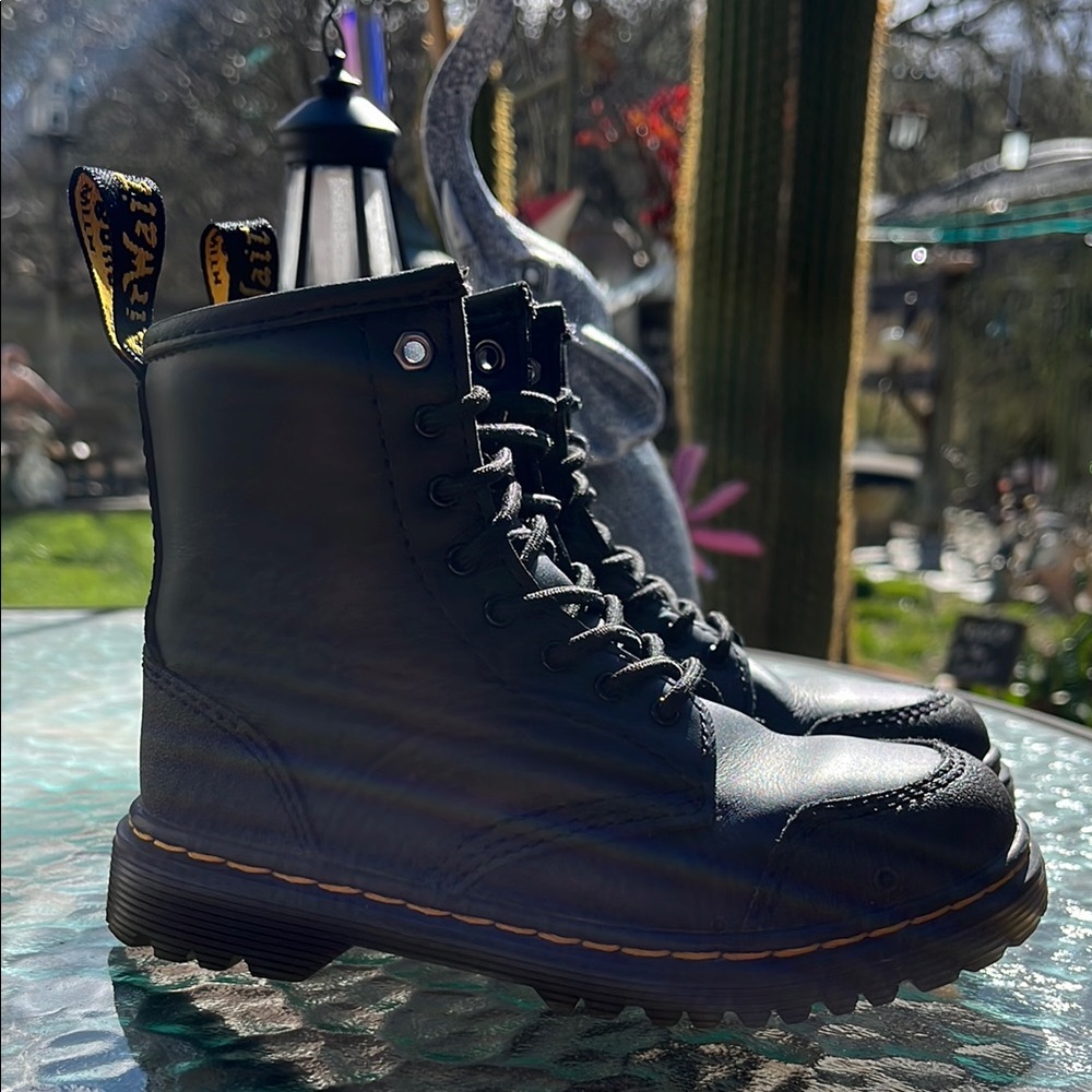 DR MARTENS High-Top Leather Boots with Lace-Up Design